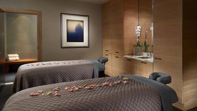 Omni Nashville couples treatment room