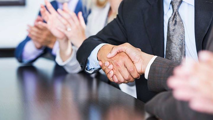 People Shaking hands