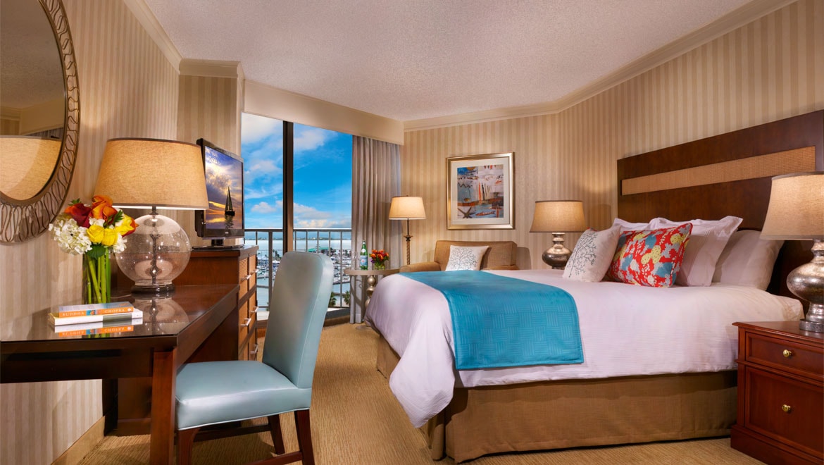 Deluxe King Room - Omni Corpus Christi Hotel