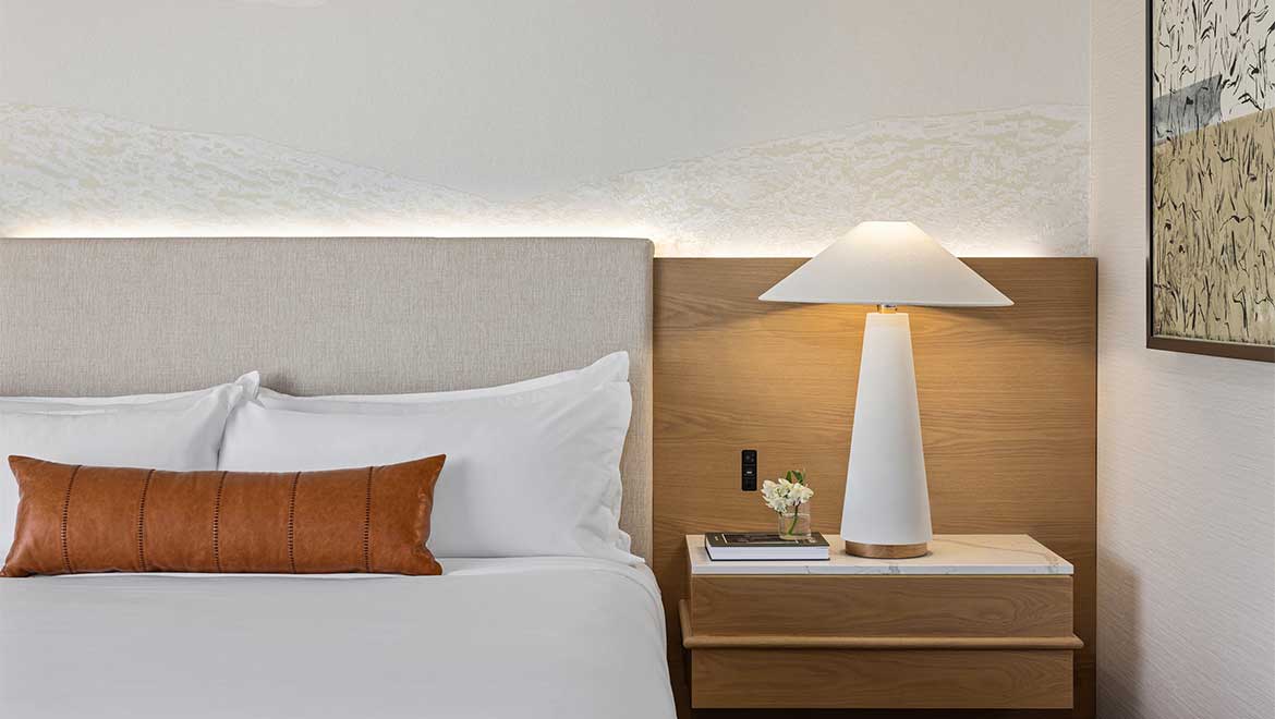 Guest room with king bed