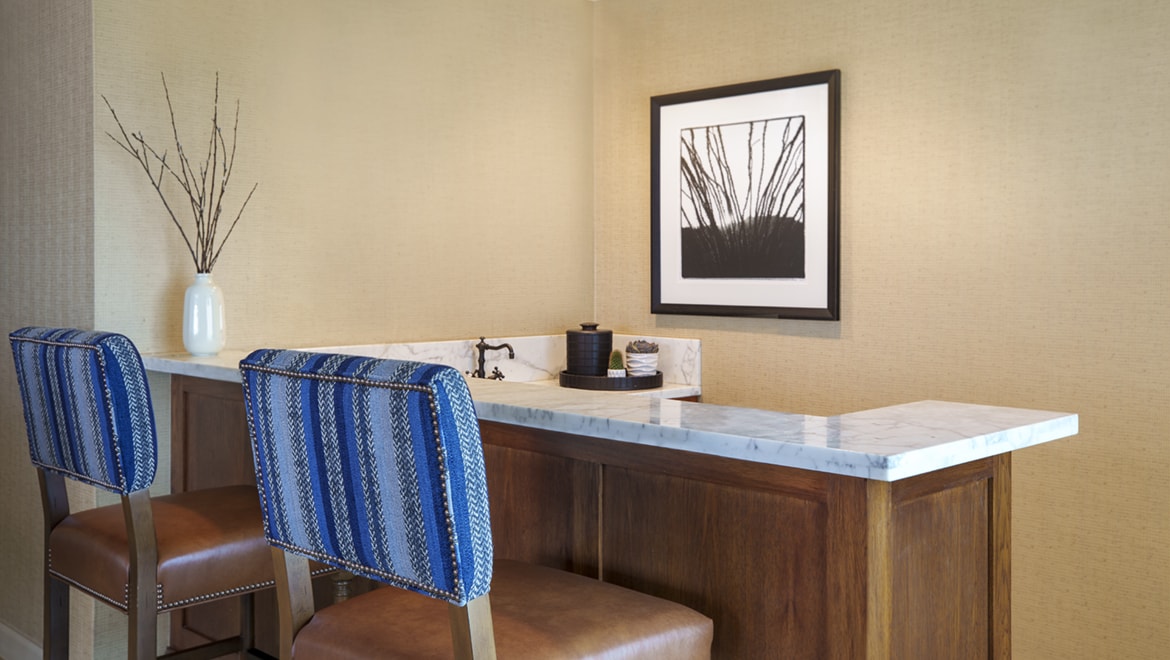 Wrangler Suite Bar - Omni Fort Worth Hotel