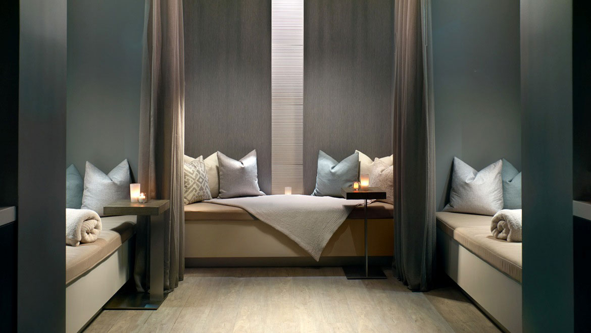 Omni Houston hotel relaxation area