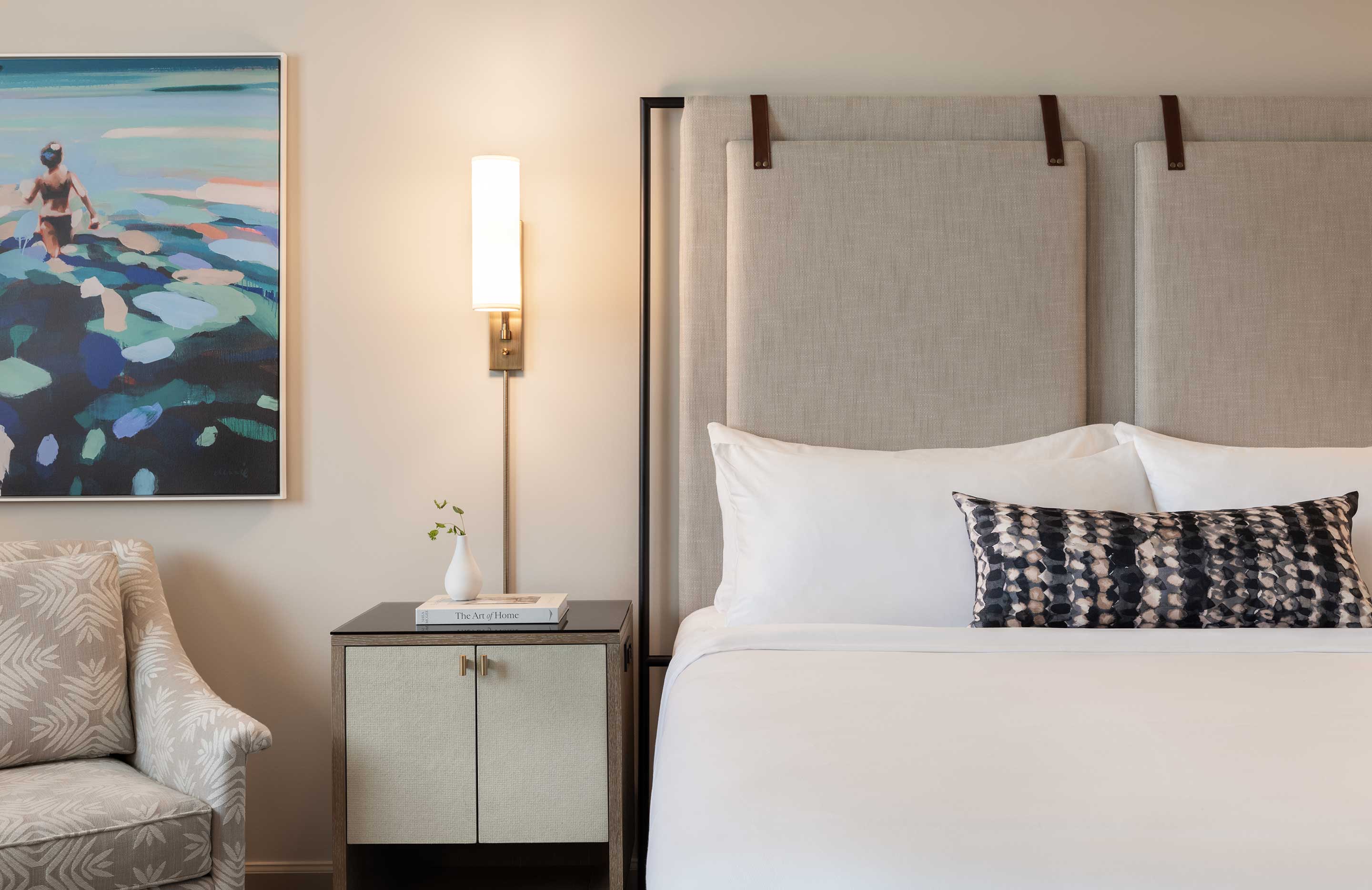 Guest room with king bed