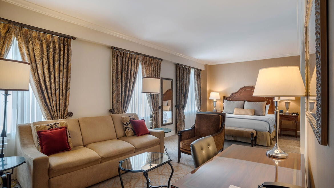 Petite Suite With Jetted Tub