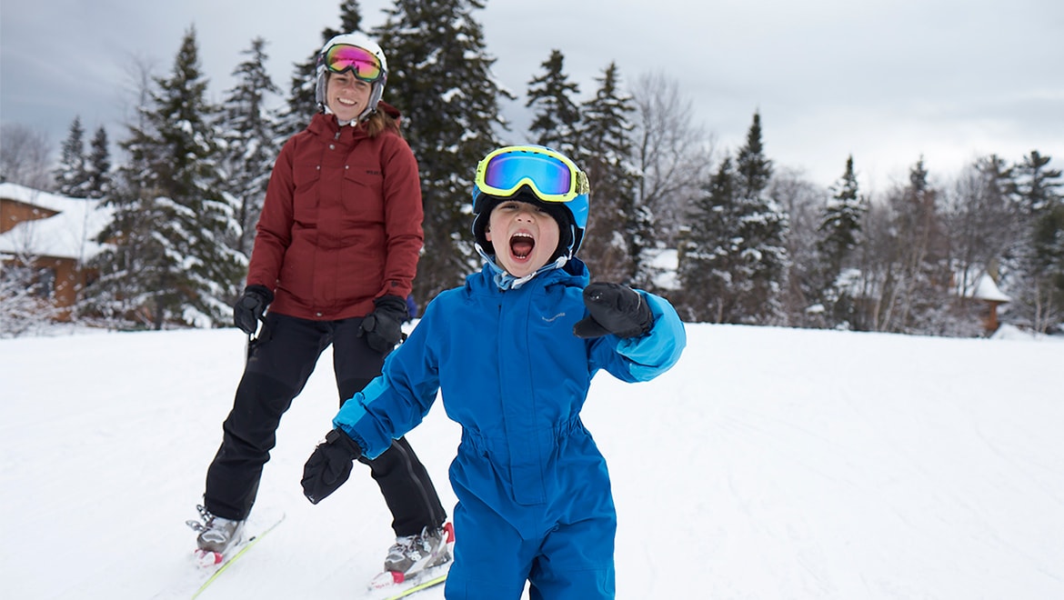 Kid skiing