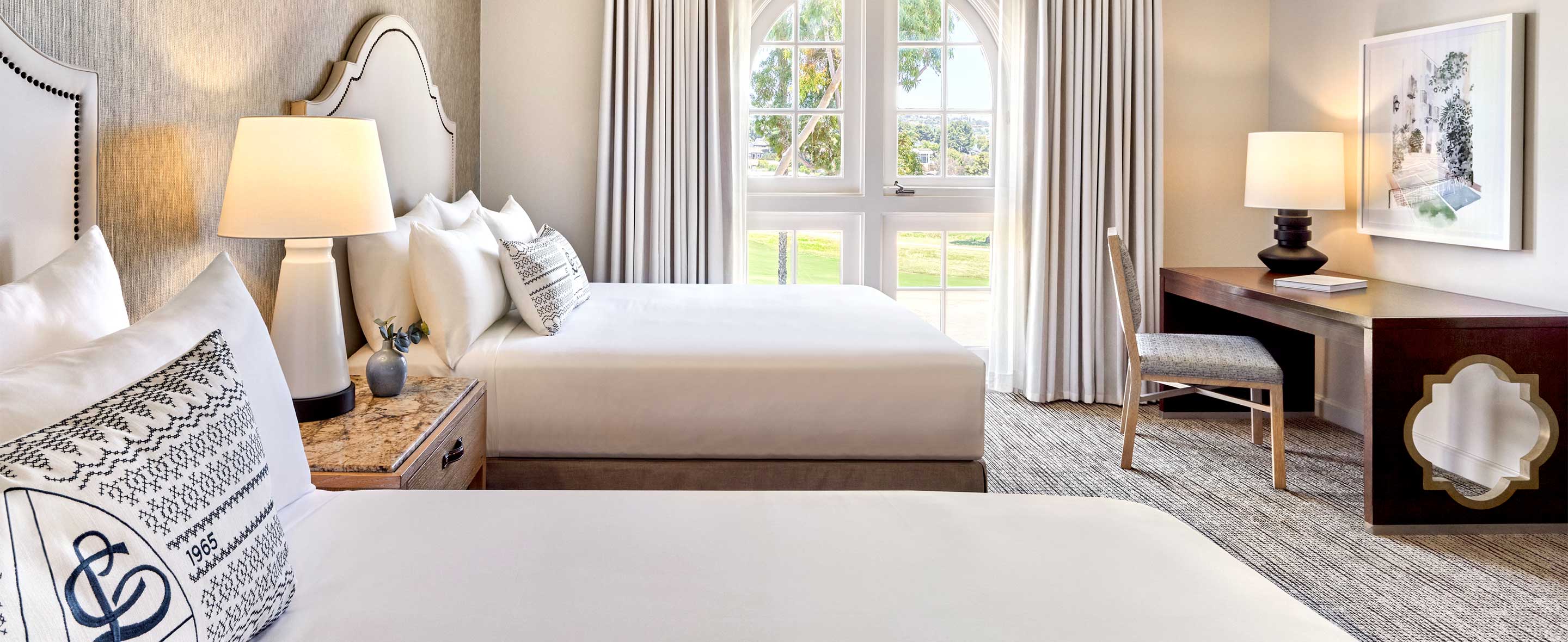 Guest room with two double beds